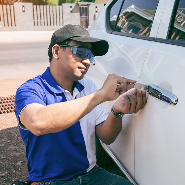 tardamos aproximadamente 30 minutos en llegar al lugar del servicio de cerrajería de autos